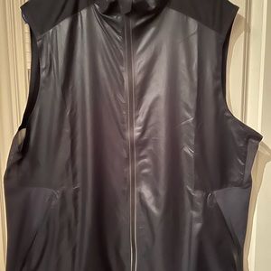 Lightweight Lululemon Men’s Vest, Size XL